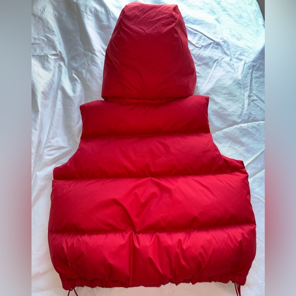 Lululemon Wunder Puff Cropped Vest – Grenadine Red – Size 6 - Picture 3 of 6
